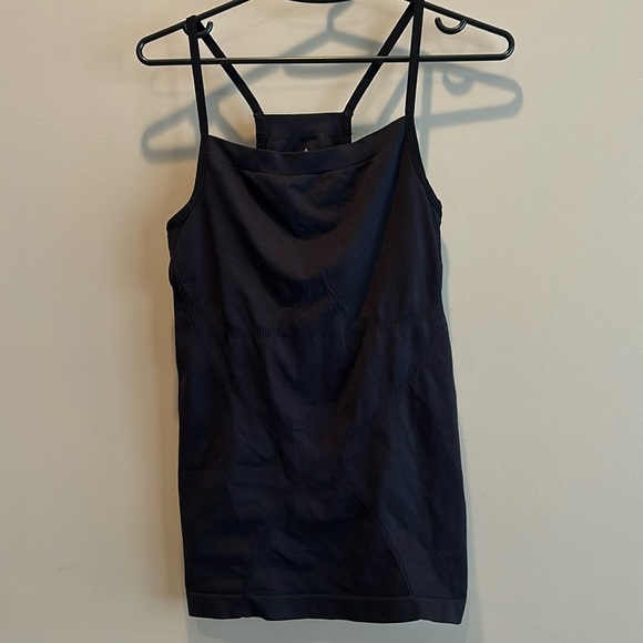 NWOT, Nux, women’s athletic cami, shelf bra, textured pattern - Picture 1 of 7
